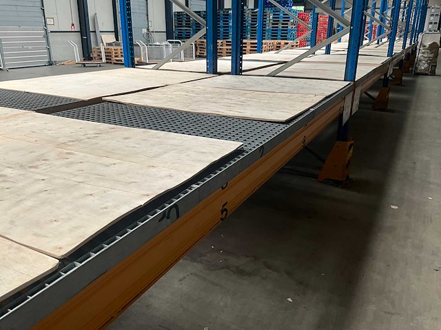 Ongeveer 37 lopende meter palletstelling - afbeelding 14 van  17