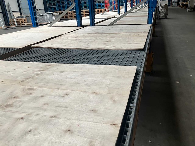 Ongeveer 37 lopende meter palletstelling - afbeelding 15 van  17