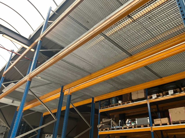 Ongeveer 37 lopende meter palletstelling - afbeelding 8 van  21