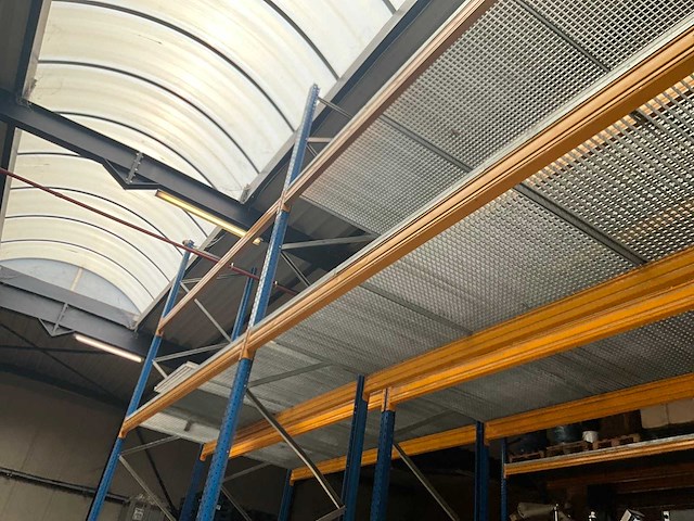 Ongeveer 37 lopende meter palletstelling - afbeelding 9 van  21