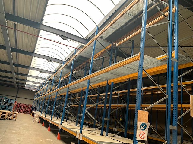 Ongeveer 37 lopende meter palletstelling - afbeelding 12 van  21