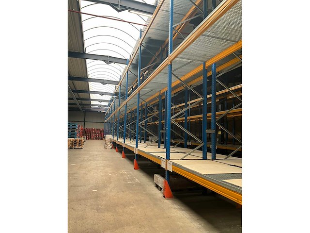 Ongeveer 37 lopende meter palletstelling - afbeelding 17 van  21