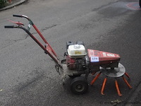 Onkruidborstelmachine, nimos, mug, werking niet gekend