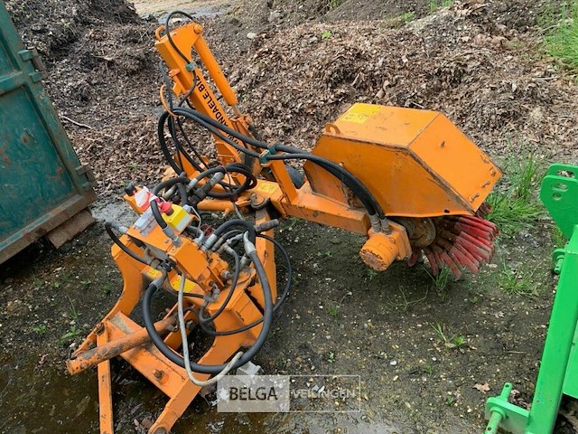 Onkruidborstels voor montage op traktor - afbeelding 3 van  6
