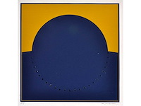 Onleesbaar signatuur - geometrich abstract, met perforaties - zeefdruk - afbeelding 2 van  6