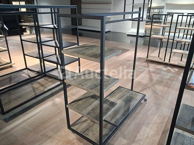 Ontwerpdisplay op wielen - afbeelding 1 van  2