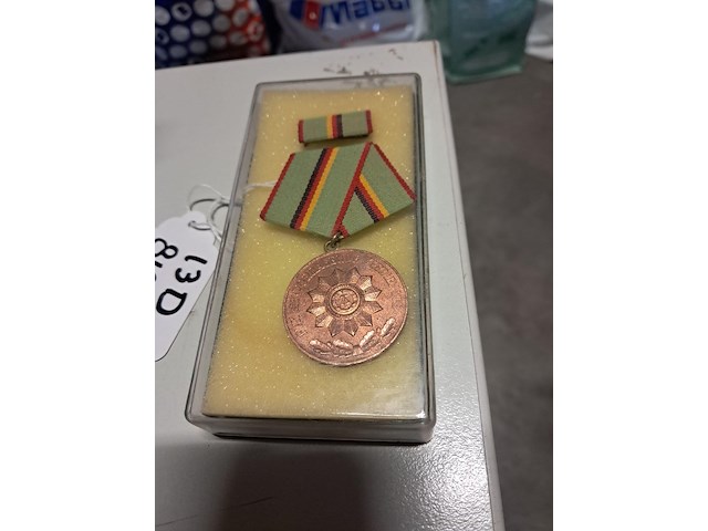 Oost duits medaille voor trouwe dienst - afbeelding 2 van  2