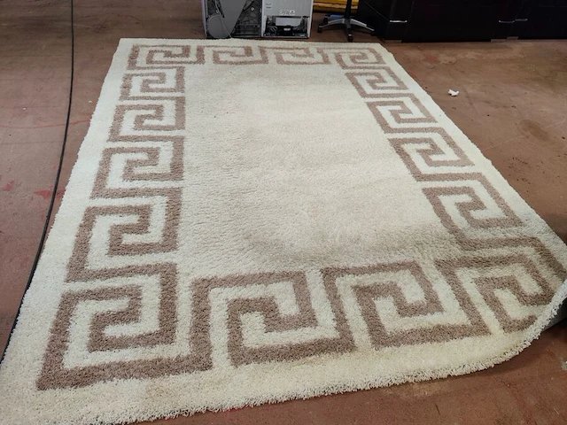 Oosters vloerkleed met blauw en goudkleurig medaillonpatroon 230x170 cm, beige vloerkleed ayyildiz hera shaggy 280x370 cm met geometrisch patroon - afbeelding 5 van  8