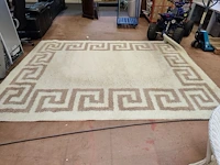 Oosters vloerkleed met blauw en goudkleurig medaillonpatroon 230x170 cm, beige vloerkleed ayyildiz hera shaggy 280x370 cm met geometrisch patroon - afbeelding 6 van  8
