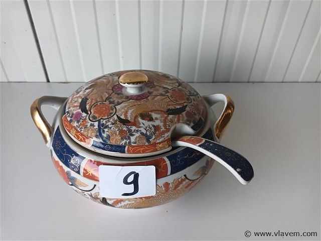 Oosterse dekselpot - afbeelding 1 van  4