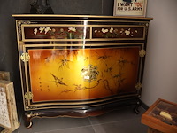 Oosterse kast - afbeelding 1 van  8