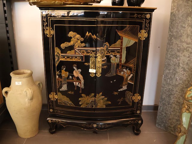 Oosterse kast - afbeelding 1 van  4