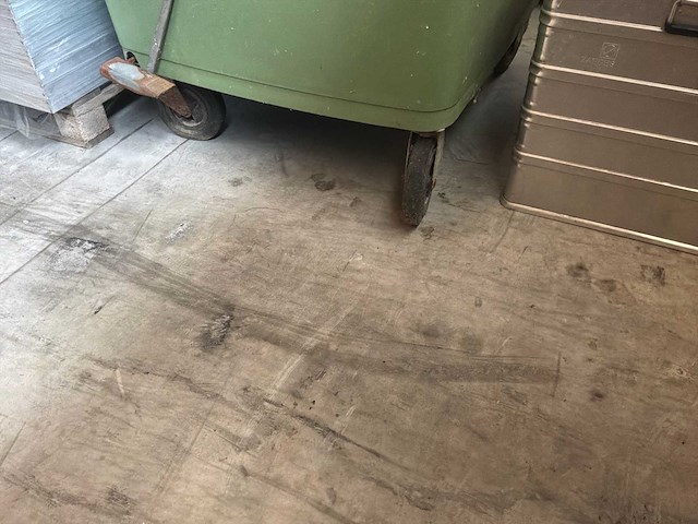 Op afvalcontainer / rollende container - afbeelding 2 van  6