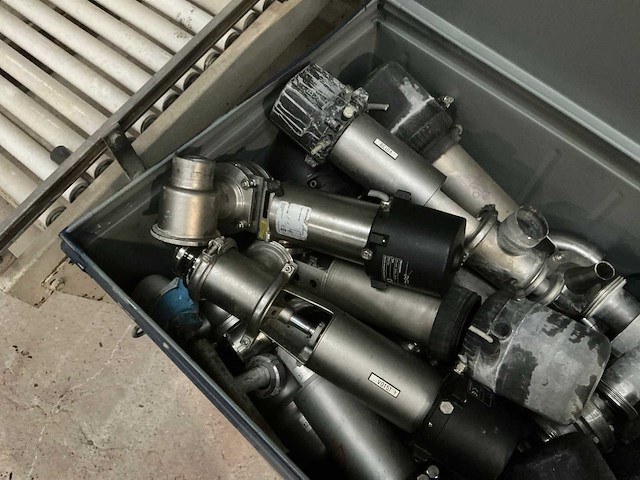 Opbergbak met vacuümpompen (2x) - afbeelding 2 van  7