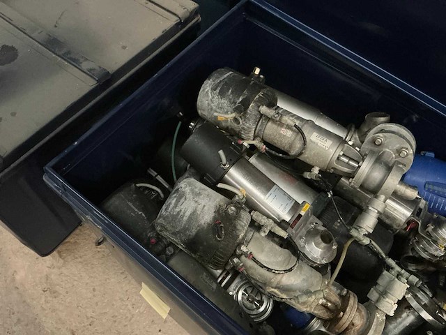 Opbergbak met vacuümpompen (2x) - afbeelding 2 van  7