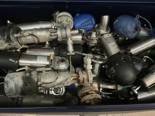 Opbergbak met vacuümpompen (2x) - afbeelding 3 van  7