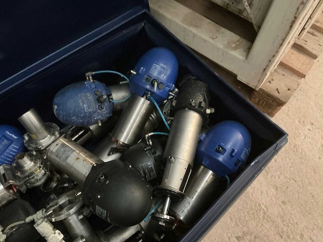 Opbergbak met vacuümpompen (2x) - afbeelding 4 van  7