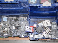 Opbergbakken met bevestigingsmaterialen - diverse schroeven, pluggen opbergbakken met sanitair onderdelen - diverse koppelingen, fittingen opbergbakken met elektrische onderdelen - wisselschakelaars, stopcontacten - afbeelding 2 van  4