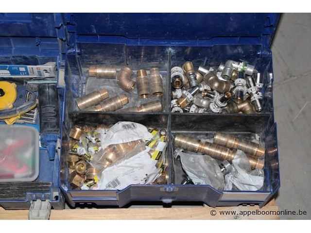 Opbergbakken met bevestigingsmaterialen - diverse schroeven, pluggen opbergbakken met sanitair onderdelen - diverse koppelingen, fittingen opbergbakken met elektrische onderdelen - wisselschakelaars, stopcontacten - afbeelding 4 van  4