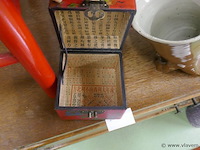 Opbergdozen met chinese tekens - afbeelding 1 van  2