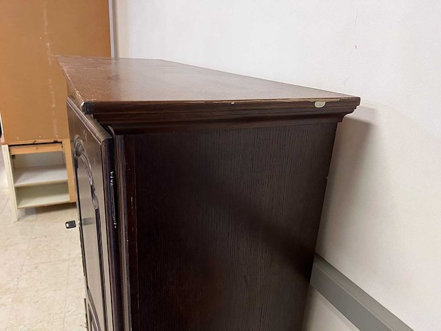 Opbergkast - klassieke houten kast - afbeelding 2 van  14