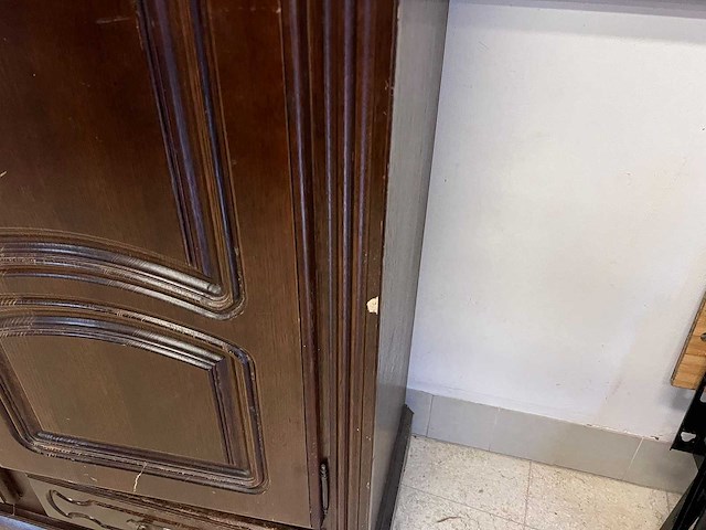 Opbergkast - klassieke houten kast - afbeelding 3 van  14