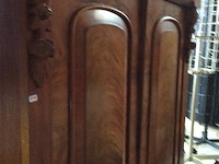 Opbergmeubel (engels) - afbeelding 1 van  4