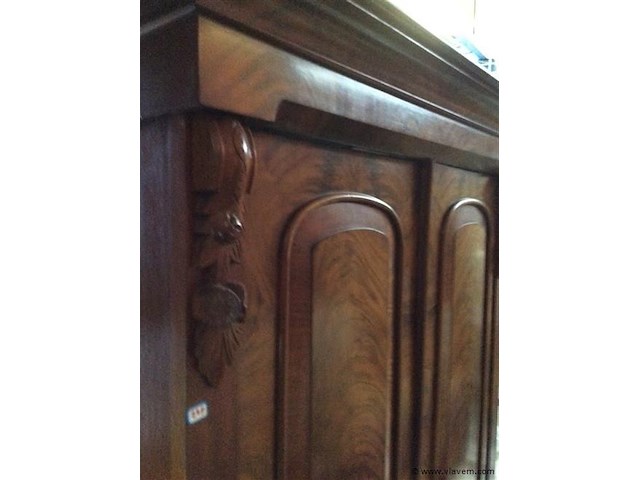 Opbergmeubel (engels) - afbeelding 2 van  4