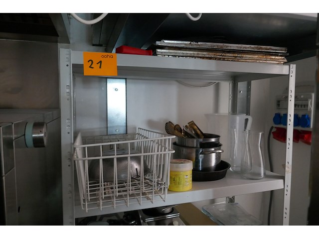 Opbergrek met inhoud - afbeelding 2 van  6