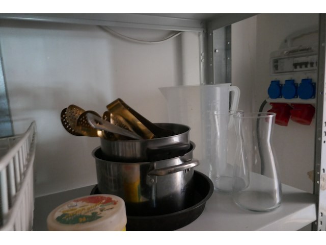 Opbergrek met inhoud - afbeelding 6 van  6