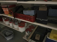 Opbergrek met inhoud - afbeelding 2 van  32