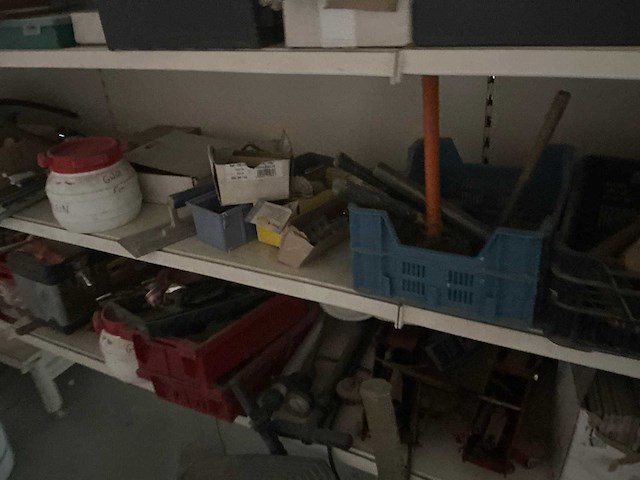 Opbergrek met inhoud - afbeelding 4 van  32