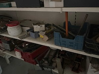 Opbergrek met inhoud - afbeelding 4 van  32