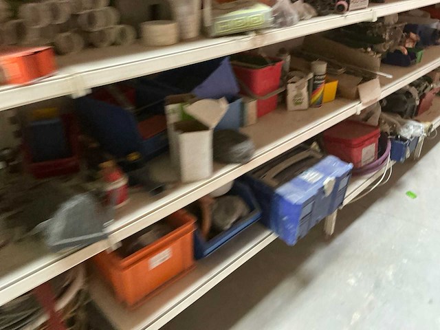 Opbergrek met inhoud - afbeelding 16 van  32