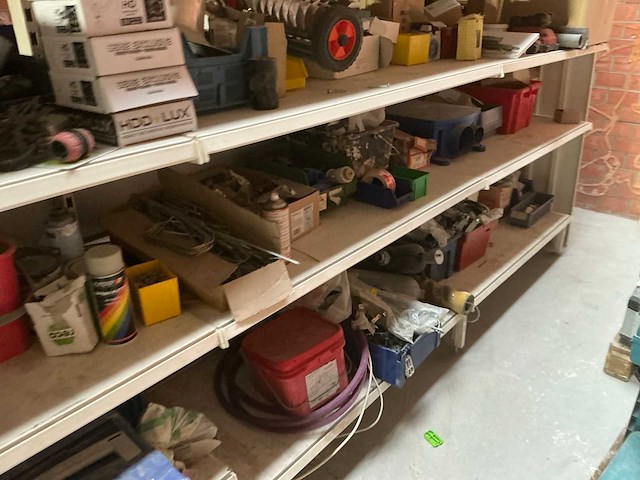 Opbergrek met inhoud - afbeelding 17 van  32