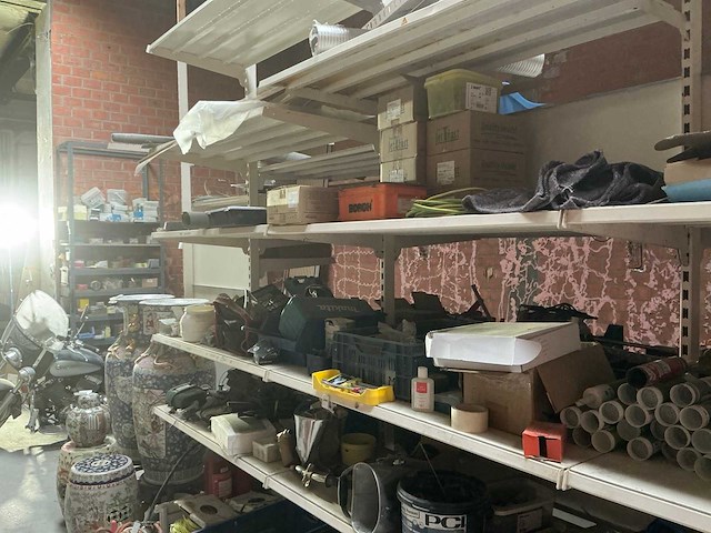 Opbergrek met inhoud - afbeelding 21 van  32