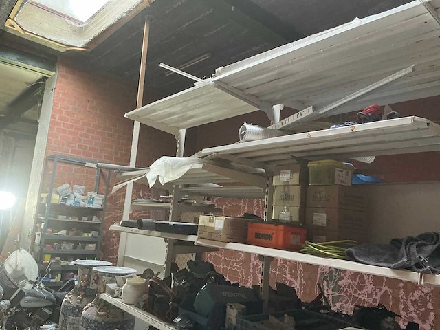 Opbergrek met inhoud - afbeelding 22 van  32