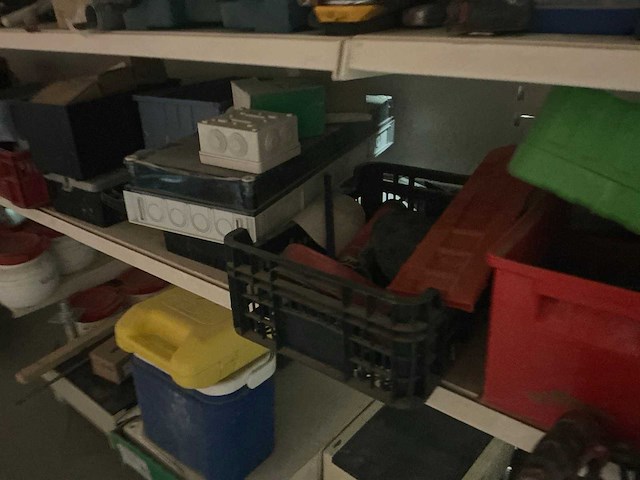 Opbergrek met inhoud - afbeelding 32 van  32