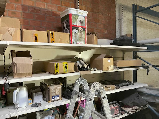 Opbergrek met inhoud - afbeelding 3 van  14