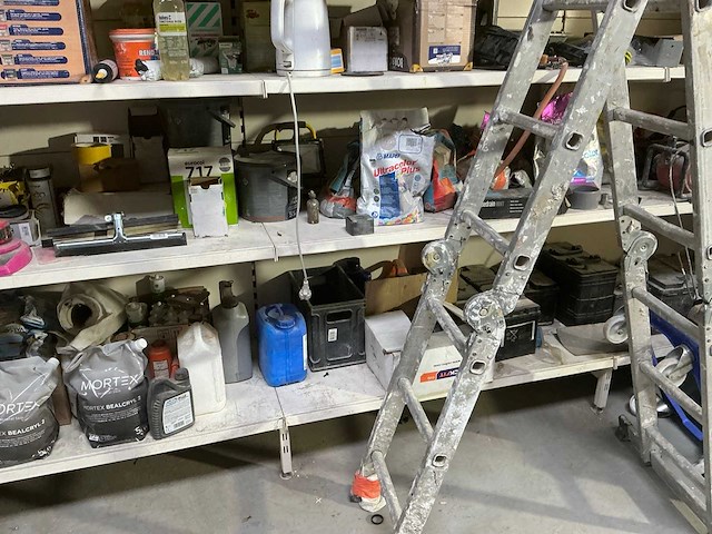 Opbergrek met inhoud - afbeelding 5 van  14