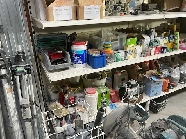 Opbergrek met inhoud - afbeelding 11 van  14