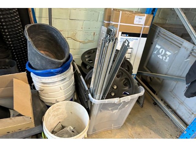 Opbergrek met materiaal - afbeelding 4 van  6