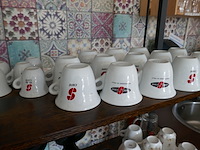 Opbergrekje met koffiekopjes en glazen - afbeelding 2 van  6