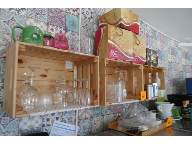 Opbergrekje met koffiekopjes en glazen - afbeelding 5 van  6