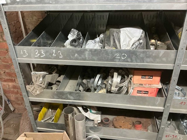 Opbergrekken met inhoud - afbeelding 5 van  16