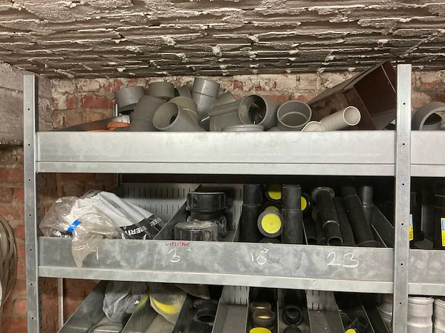 Opbergrekken met inhoud - afbeelding 8 van  16