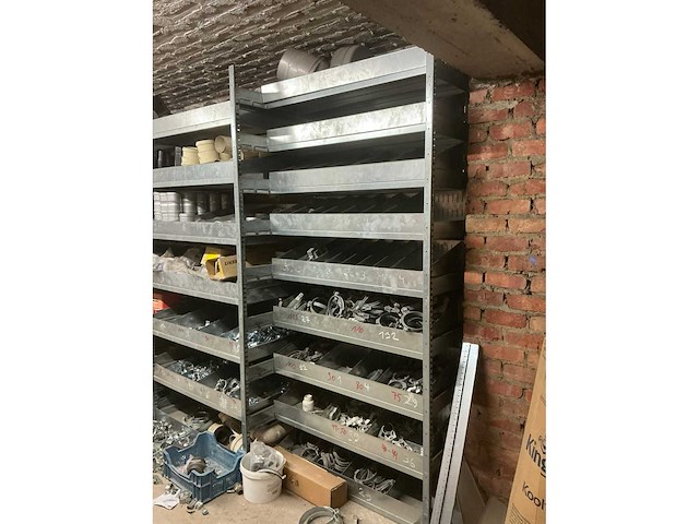 Opbergrekken met inhoud - afbeelding 9 van  16