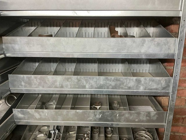 Opbergrekken met inhoud - afbeelding 13 van  16