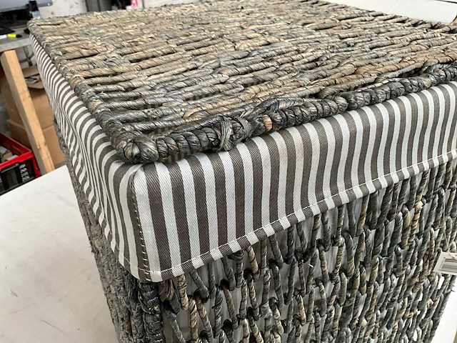Opberg/wasmand +/- 40 x 40 x 60cm - afbeelding 1 van  3