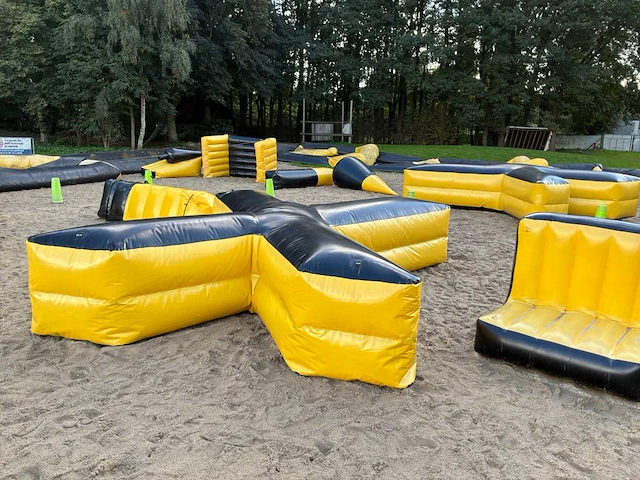 Opblaasbaar arena avonturenparcours 30x30m - afbeelding 18 van  21